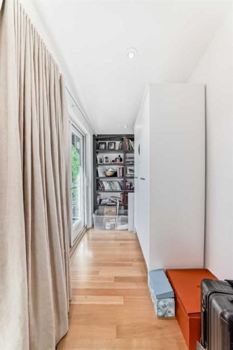 1128 Riverdale Avenue Sw, Calgary, AB - Indoor Photo Showing Other Room