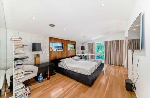 1128 Riverdale Avenue Sw, Calgary, AB - Indoor Photo Showing Bedroom