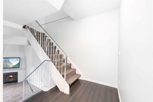 602-919 38 Street Ne, Calgary, AB - Indoor Photo Showing Other Room