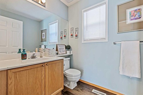 258 Rocky Ridge Court Nw, Calgary, AB - Indoor Photo Showing Bathroom