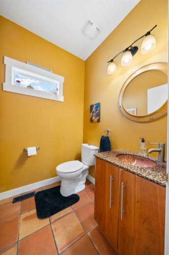 118 Riverwood Crescent Sw, Diamond Valley, AB - Indoor Photo Showing Bathroom