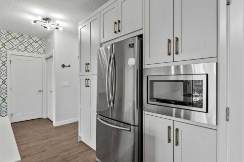 4205-522 Cranford Drive Se, Calgary, AB - Indoor Photo Showing Kitchen
