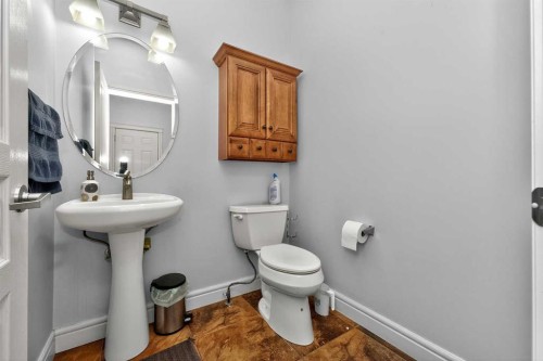 280 Willowmere Way, Chestermere, AB - Indoor Photo Showing Bathroom