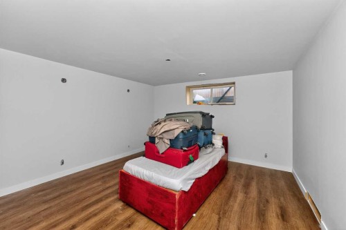 280 Willowmere Way, Chestermere, AB - Indoor Photo Showing Other Room