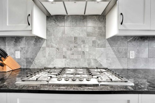 3 Muirfield Close, Lyalta, AB - Indoor Photo Showing Kitchen