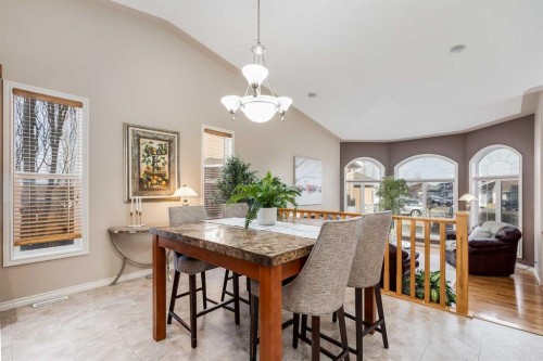 7 Filbert Close, Sylvan Lake, AB - Indoor Photo Showing Dining Room