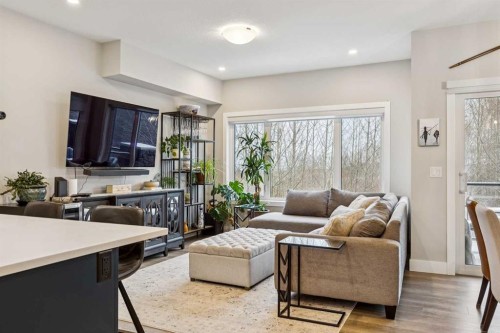 132 Crestridge Common Sw, Calgary, AB - Indoor Photo Showing Living Room