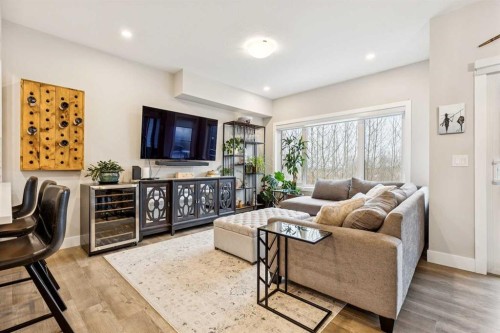 132 Crestridge Common Sw, Calgary, AB - Indoor Photo Showing Living Room