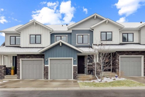 132 Crestridge Common Sw, Calgary, AB - Outdoor With Facade