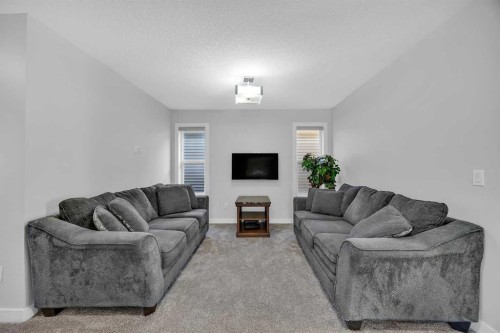 320 Nolancrest Circle Nw, Calgary, AB - Indoor Photo Showing Living Room