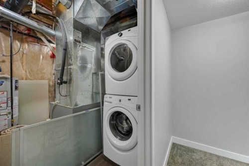320 Nolancrest Circle Nw, Calgary, AB - Indoor Photo Showing Laundry Room