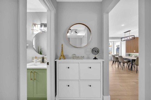 122 Hawkstone Drive Nw, Calgary, AB - Indoor Photo Showing Bathroom