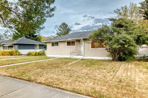 5924 Centre Street Ne, Calgary, AB - Outdoor