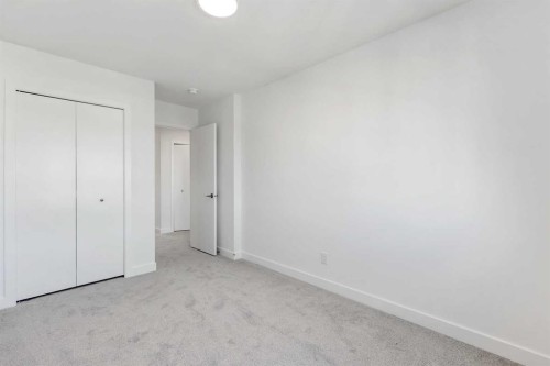 19747 45 Street Se, Calgary, AB - Indoor Photo Showing Other Room