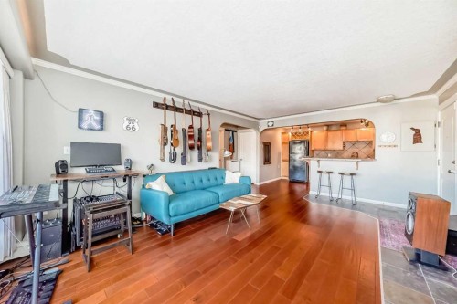 301-343 4 Avenue Ne, Calgary, AB - Indoor Photo Showing Living Room