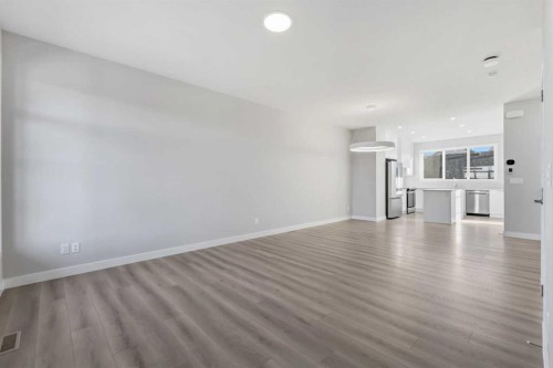 7007 Rangeview Avenue Se, Calgary, AB - Indoor