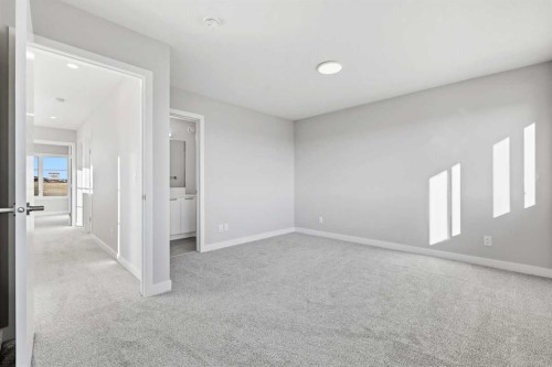 7007 Rangeview Avenue Se, Calgary, AB - Indoor Photo Showing Other Room