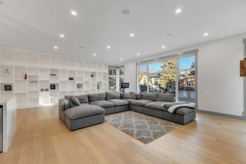 30 Roselawn Crescent Nw, Calgary, AB - Indoor Photo Showing Living Room