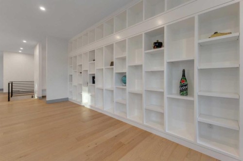 30 Roselawn Crescent Nw, Calgary, AB - Indoor