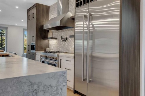 30 Roselawn Crescent Nw, Calgary, AB - Indoor Photo Showing Kitchen With Upgraded Kitchen