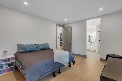 30 Roselawn Crescent Nw, Calgary, AB - Indoor Photo Showing Bedroom