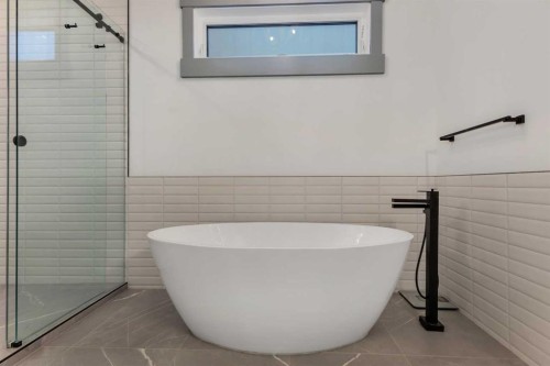 30 Roselawn Crescent Nw, Calgary, AB - Indoor Photo Showing Bathroom