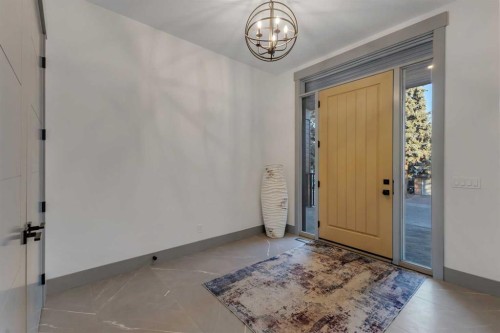 30 Roselawn Crescent Nw, Calgary, AB - Indoor Photo Showing Other Room