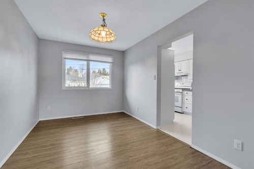 57 & 59 Dalton Bay Nw, Calgary, AB - Indoor Photo Showing Other Room