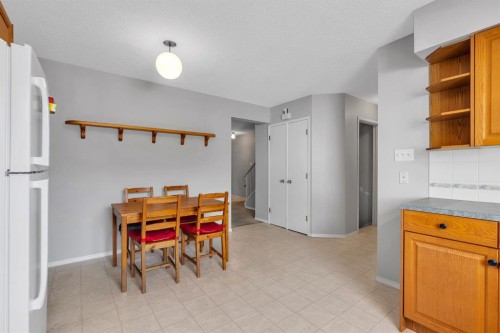 57 & 59 Dalton Bay Nw, Calgary, AB - Indoor Photo Showing Other Room