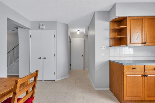 57 & 59 Dalton Bay Nw, Calgary, AB - Indoor Photo Showing Kitchen