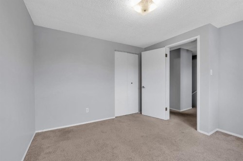 57 & 59 Dalton Bay Nw, Calgary, AB - Indoor Photo Showing Other Room