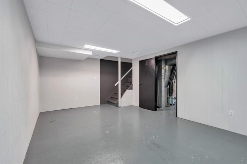 57 & 59 Dalton Bay Nw, Calgary, AB - Indoor Photo Showing Other Room