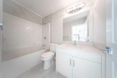 7202-1802 Mahogany Boulevard Se, Calgary, AB - Indoor Photo Showing Bathroom