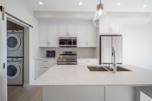 7202-1802 Mahogany Boulevard Se, Calgary, AB - Indoor Photo Showing Laundry Room