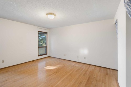 9-5400 Dalhousie Drive, Calgary, AB - Indoor Photo Showing Other Room