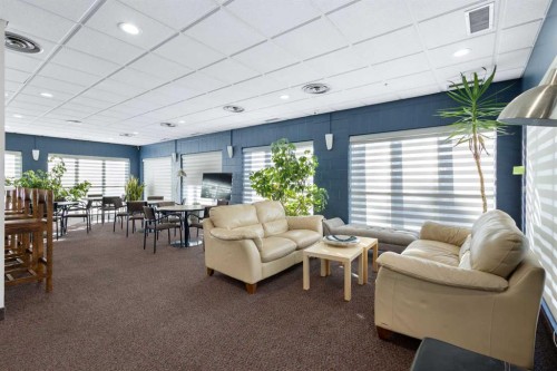 9-5400 Dalhousie Drive, Calgary, AB - Indoor