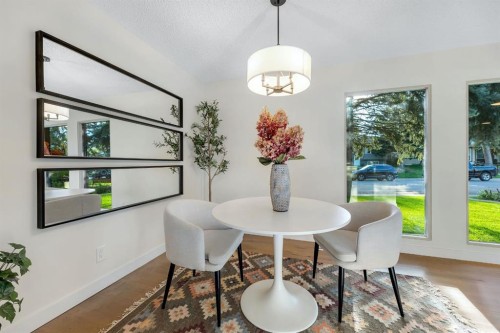 212 Midlawn Close Se, Calgary, AB - Indoor Photo Showing Dining Room