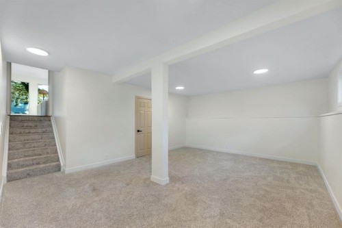 212 Midlawn Close Se, Calgary, AB - Indoor Photo Showing Other Room