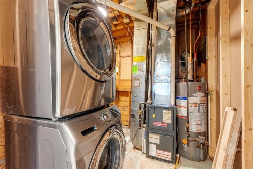 212 Midlawn Close Se, Calgary, AB - Indoor Photo Showing Laundry Room