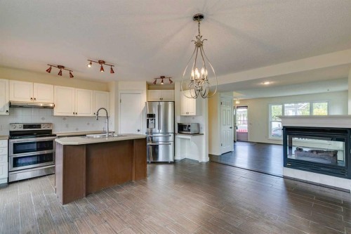 51 Inverness Grove Se, Calgary, AB - Indoor Photo Showing Kitchen