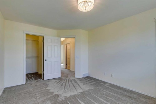 51 Inverness Grove Se, Calgary, AB - Indoor Photo Showing Other Room