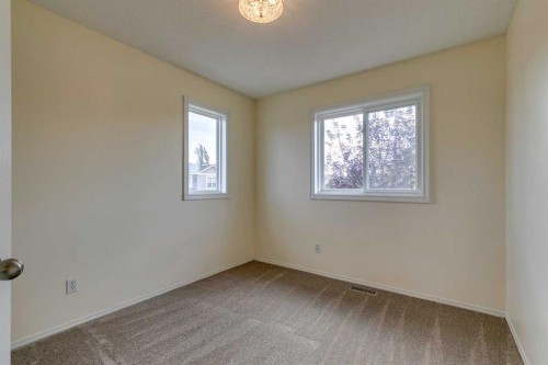 51 Inverness Grove Se, Calgary, AB - Indoor Photo Showing Other Room