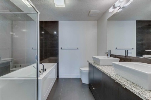 107-25 Aspenmont Heights Sw, Calgary, AB - Indoor Photo Showing Bathroom