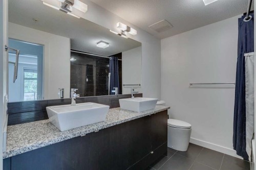 107-25 Aspenmont Heights Sw, Calgary, AB - Indoor Photo Showing Bathroom