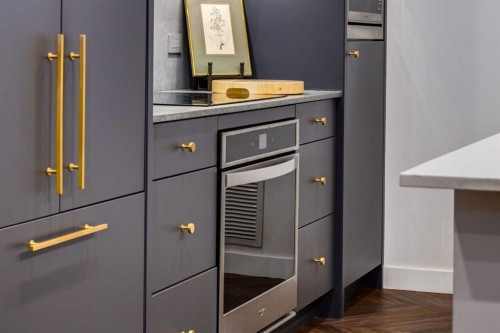 601-8445 Broadcast Avenue Sw, Calgary, AB - Indoor