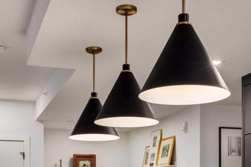 601-8445 Broadcast Avenue Sw, Calgary, AB - Indoor