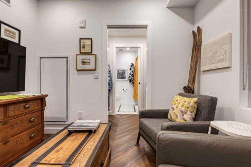 601-8445 Broadcast Avenue Sw, Calgary, AB - Indoor