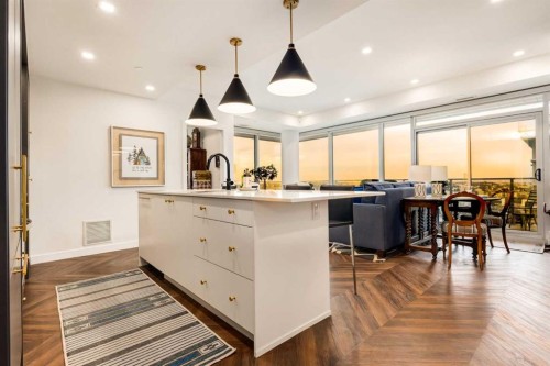 601-8445 Broadcast Avenue Sw, Calgary, AB - Indoor