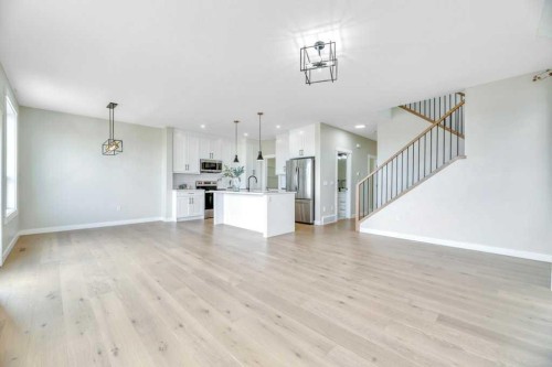 828 Edgefield Street, Strathmore, AB - Indoor Photo Showing Kitchen