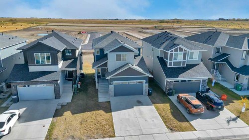828 Edgefield Street, Strathmore, AB - Outdoor With Facade